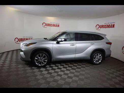 Used 2022 Toyota Highlander Limited image 6