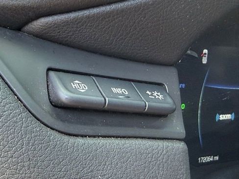 Used 2019 Cadillac Escalade Luxury AWD/4WD image 17