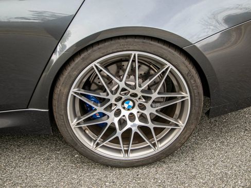 Used 2017 BMW M3 RWD image 12
