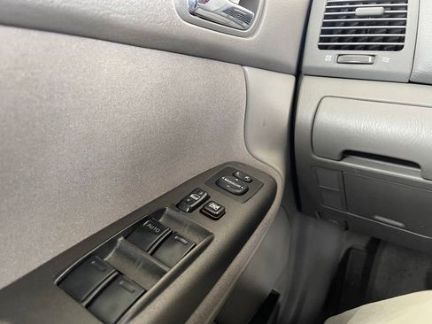 Used 2005 Toyota Camry FWD image 10