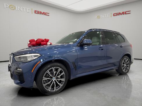 Used 2019 BMW X5 xDrive40i w/ M Sport Package image 3