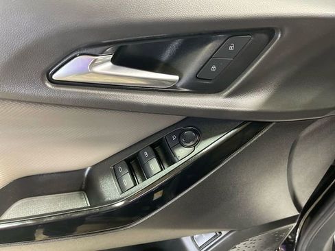 Used 2025 Chevrolet Equinox LT w/ Convenience Package II image 13