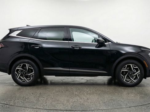 Used 2025 Kia Sportage LX FWD image 11