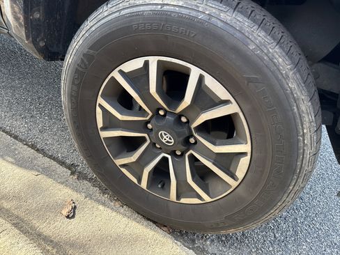 Used 2021 Toyota Tacoma TRD Sport image 10