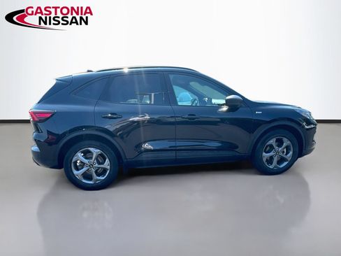 Used 2025 Ford Escape ST-Line FWD image 10