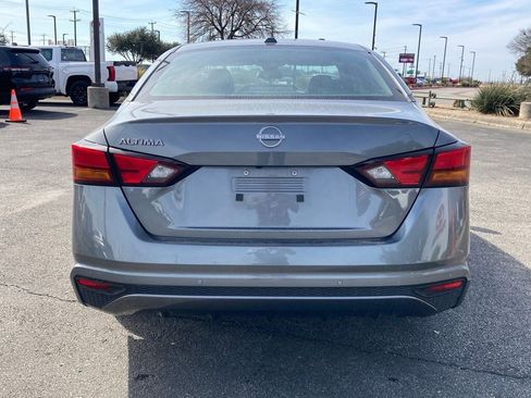 Used 2025 Nissan Altima 2.5 SV image 6