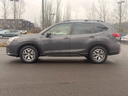 Certified 2023 Subaru Forester Premium image 4