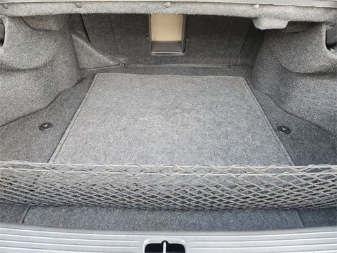 Used 2005 Cadillac De Ville DHS w/ Equipment Group image 23