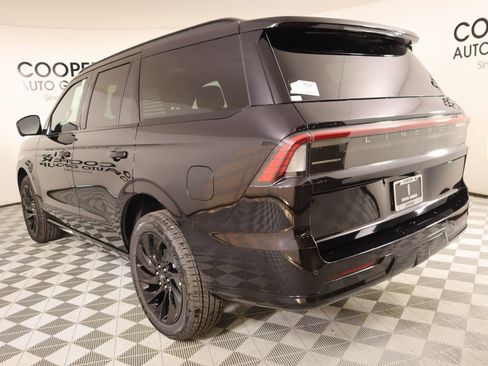 New 2026 Lincoln Navigator Reserve image 24