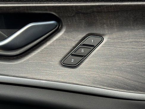 New 2025 Jeep Grand Cherokee Limited image 10