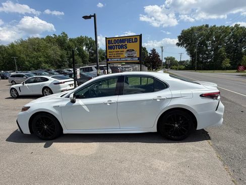 Used 2021 Toyota Camry XSE FWD image 8