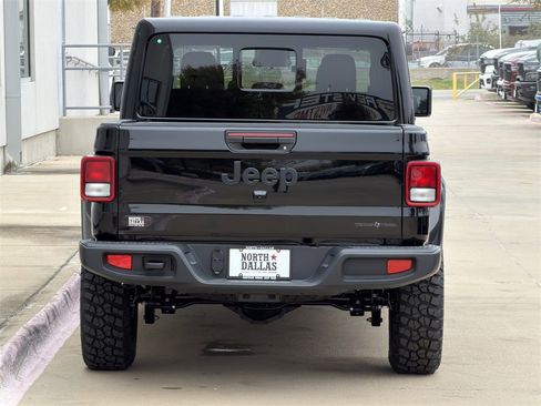 New 2025 Jeep Gladiator Sport image 6