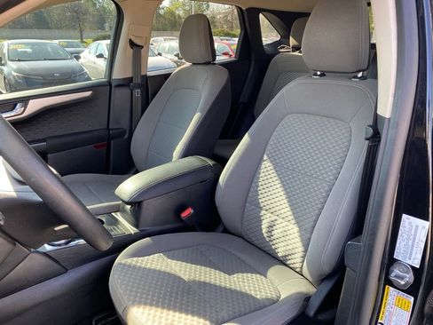 Used 2020 Ford Escape SE image 22