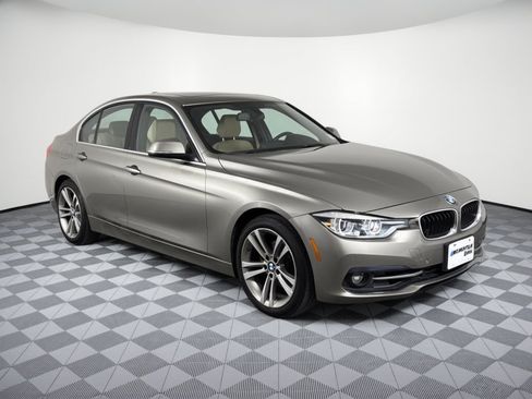 Used 2017 BMW 330i Sedan RWD image 7