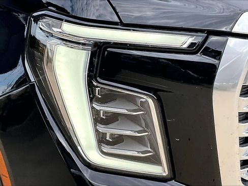 Used 2025 GMC Yukon XL Denali image 26