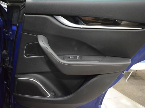 Used 2021 Maserati Levante image 16