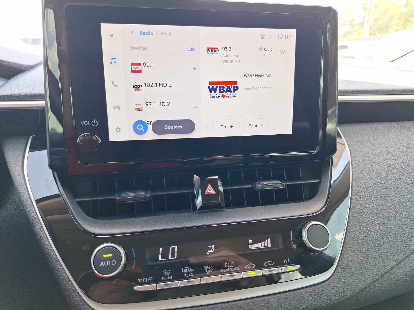 Used 2026 Toyota Corolla LE FWD image 27