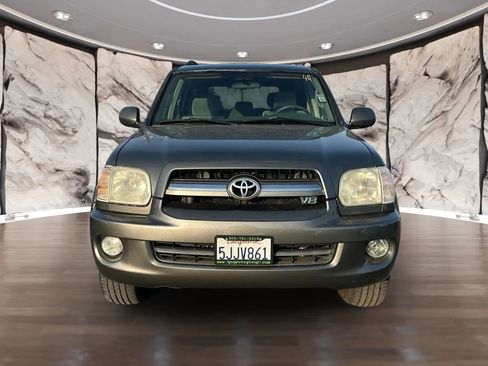 Used 2005 Toyota Sequoia SR5 image 2