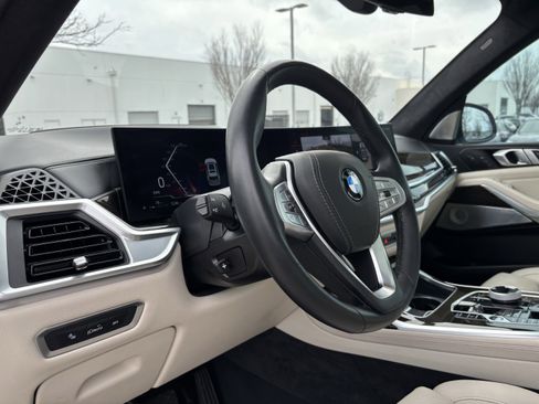 Certified 2024 BMW X7 xDrive40i w/ Executive Package image 17