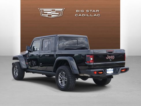 Used 2025 Jeep Gladiator Mojave image 3
