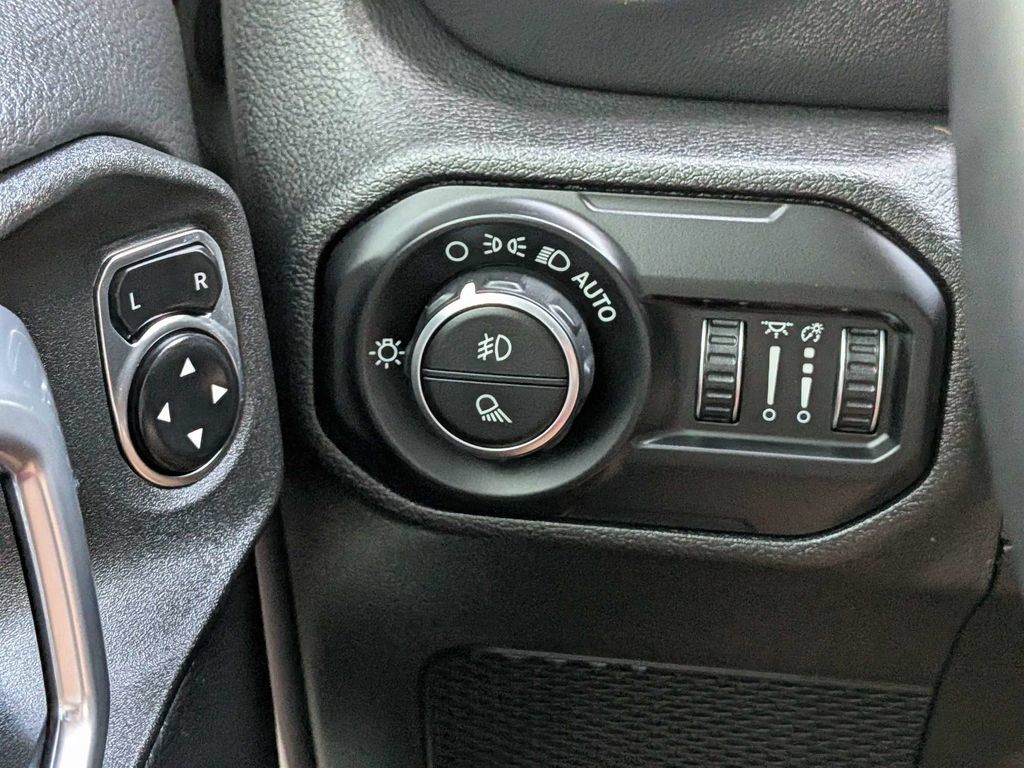 Used 2021 Jeep Gladiator Overland AWD/4WD image 33