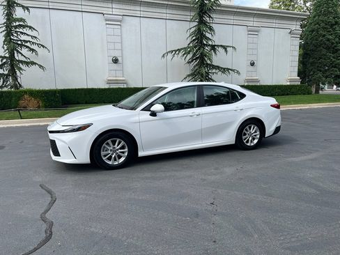 Used 2026 Toyota Camry LE FWD image 2