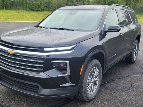 New 2026 Chevrolet Traverse LT w/ Driver Confidence Package FWD image 3