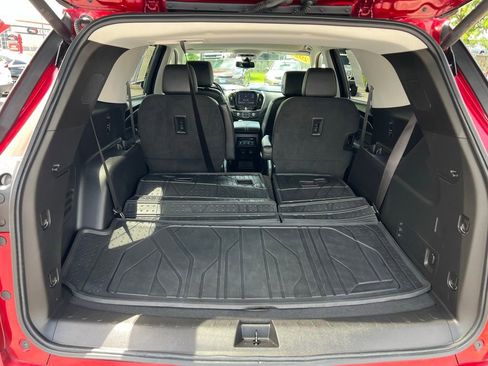 Used 2021 Chevrolet Traverse Premier AWD/4WD image 25