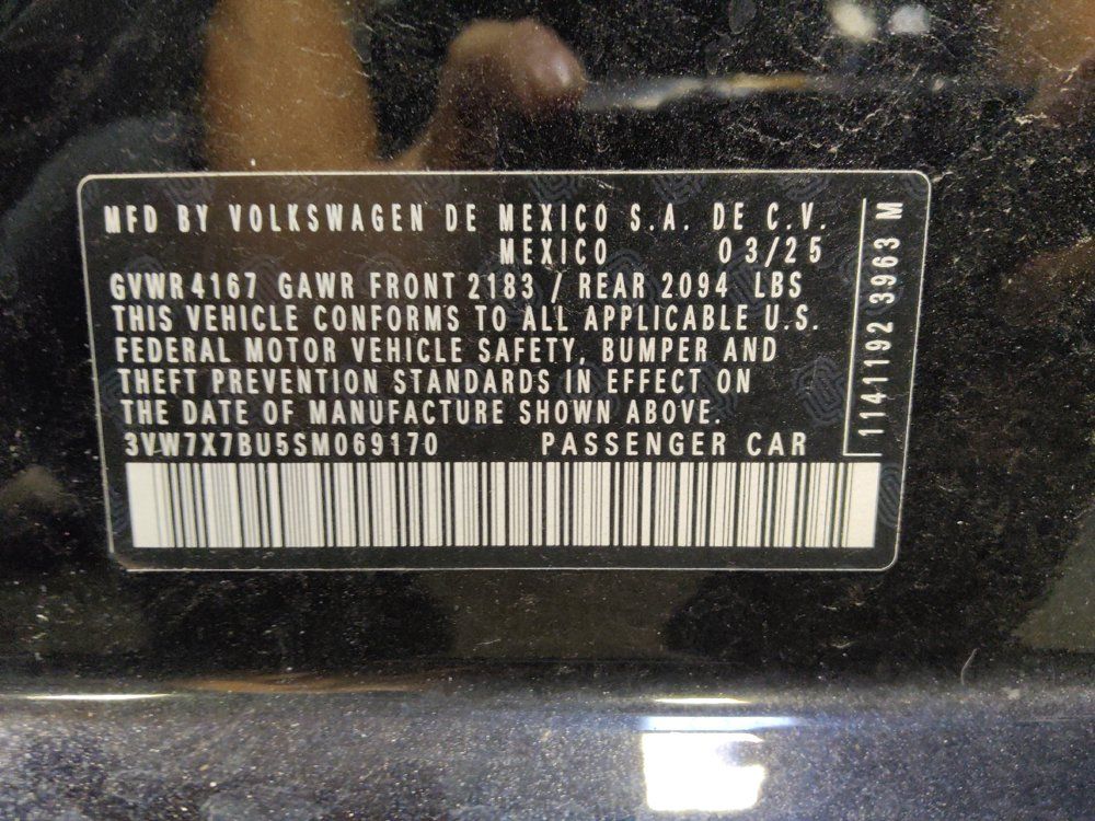 Used 2025 Volkswagen Jetta SE FWD image 33