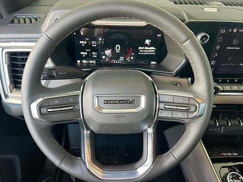 New 2026 GMC Canyon Denali w/ LPO, Denali Black Edition AWD/4WD image 7