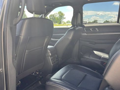 Used 2019 Ford Explorer Limited w/ Ford Safe & Smart Package AWD/4WD image 14