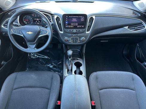 Used 2021 Chevrolet Malibu LT image 16
