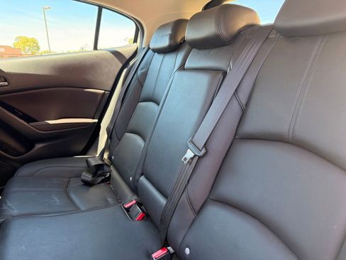 Used 2018 MAZDA MAZDA3 Touring FWD image 22
