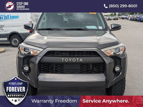 Used 2023 Toyota 4Runner SR5 Premium w/ Moonroof Package RWD image 10
