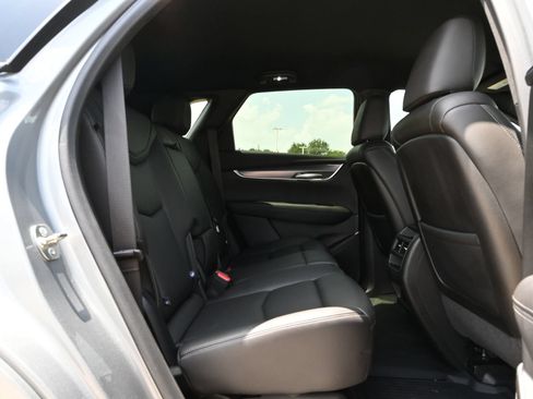 Used 2025 Cadillac XT5 Luxury w/ LPO, Floor Liner Package FWD image 24