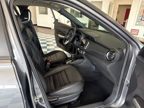 Used 2019 Nissan Kicks SR w/ SR Premium Package FWD image 13