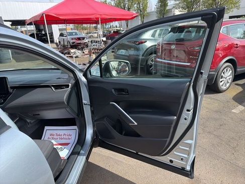 Used 2023 Toyota Corolla Cross LE FWD image 16
