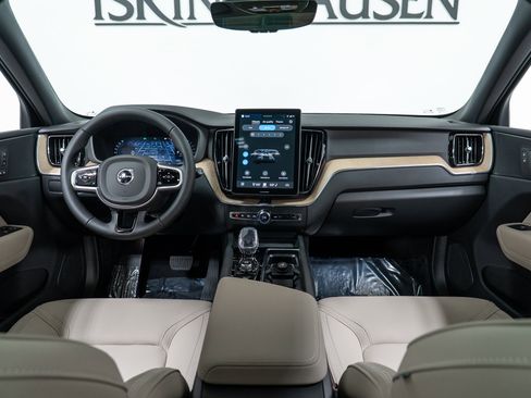 New 2026 Volvo XC60 B5 Plus w/ Climate Package image 15