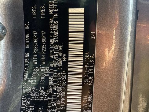 Used 2015 Toyota Sienna XLE w/ XLE Navigation Package FWD image 27