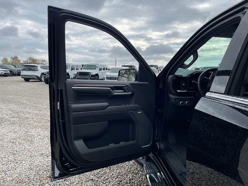 Used 2023 GMC Sierra 1500 SLT w/ SLT Premium Package AWD/4WD image 23