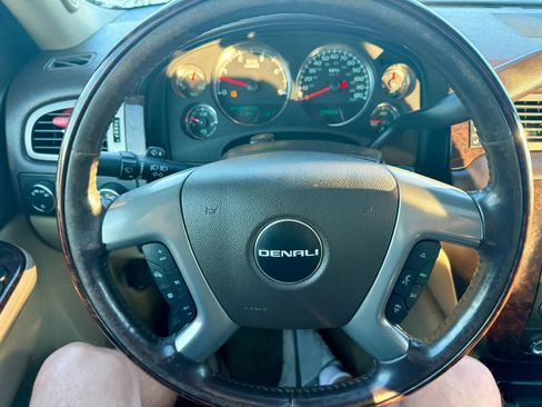 Used 2014 GMC Sierra 2500 Denali w/ Suspension Package, Off-Road image 10