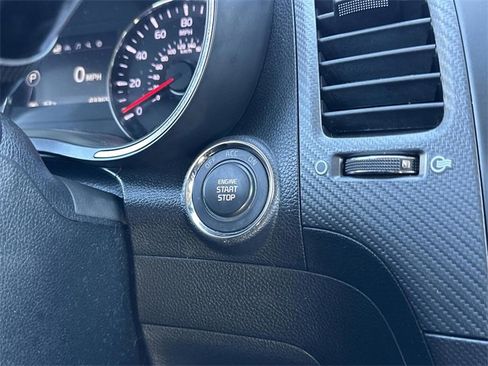 Used 2018 Kia Forte S w/ S Technology Plus Package image 18