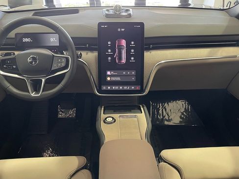 Used 2025 Volvo EX90 Ultra image 29