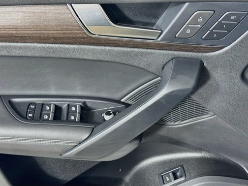 Certified 2023 Audi Q5 2.0T Prestige AWD/4WD image 11