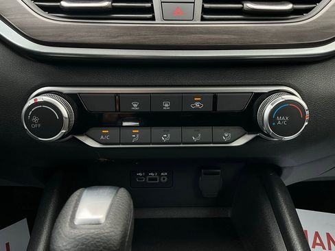 Used 2025 Nissan Altima 2.5 SV image 27