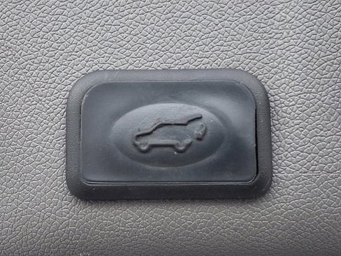 Used 2014 GMC Acadia SLT image 30