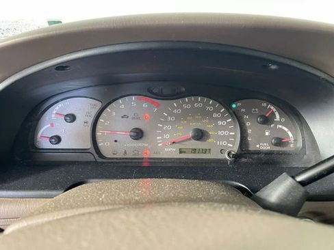 Used 2003 Toyota Sequoia SR5 RWD image 5