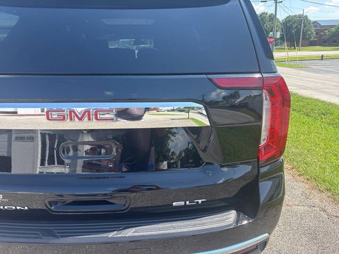 Used 2021 GMC Yukon SLT w/ SLT Premium Package AWD/4WD image 10