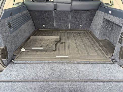 Used 2020 Land Rover Range Rover HSE image 24