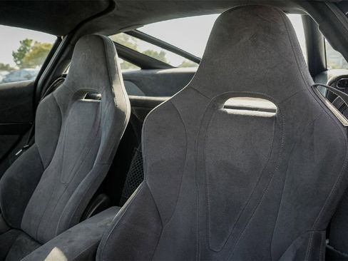 Used 2018 McLaren 720S image 19